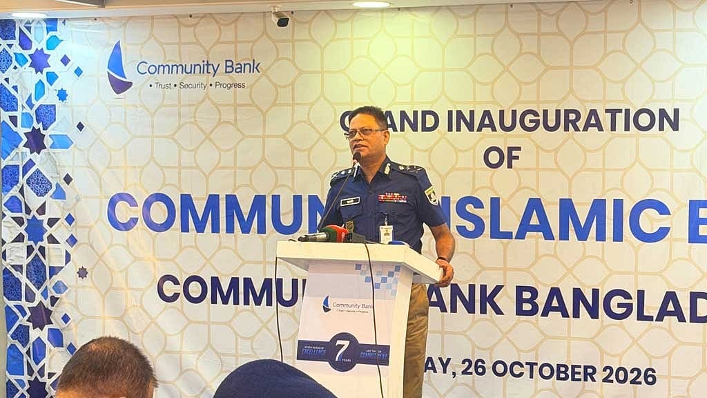 ক্রসফায়ার নিয়ে আইজিপির বক্তব্যে তুলকালাম, ব্যাখ্যা দিলো পুলিশ সদরদপ্তর