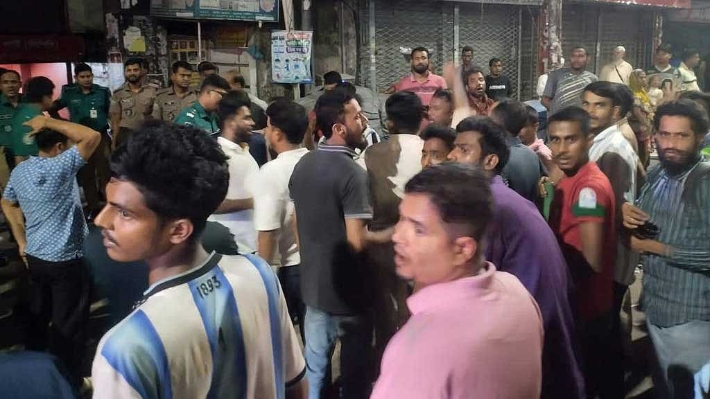 ‘জয় বাংলা’ স্লোগানকে কেন্দ্র করে সিপিবি কার্যালয়ে হামলা