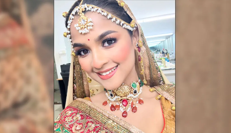 কনের সাজে সাদিয়া আয়মান, মুগ্ধ ভক্তরা