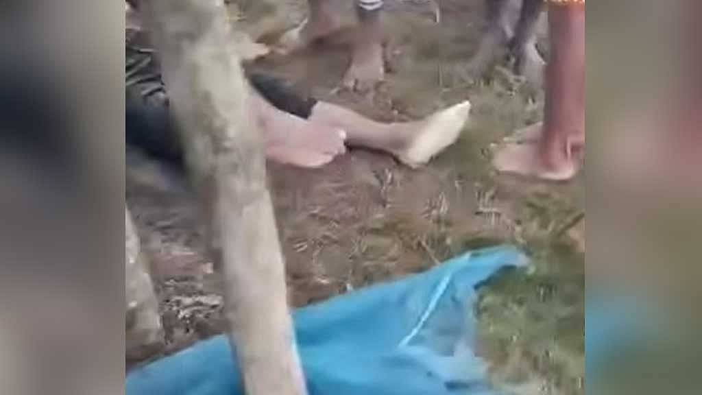 পাবনার বিলে বজ্রপাতে একই স্থানে ছয়জনের মৃত্যু, আহত তিন