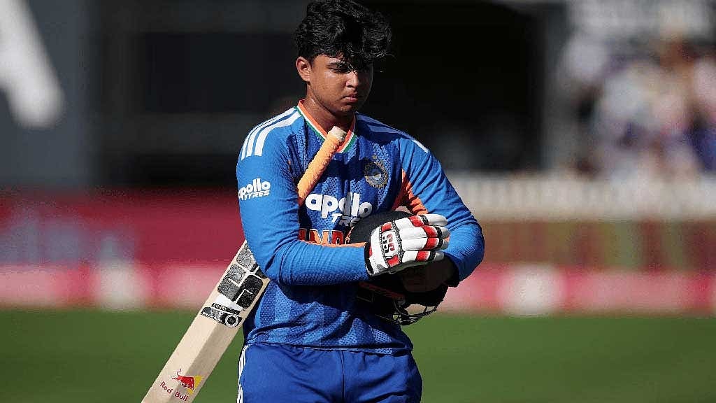 নিয়মিত না খেলালে সুরিয়াভানশিকে দেশে পাঠিয়ে দেওয়ার পরামর্শ আকাশ চোপড়ার