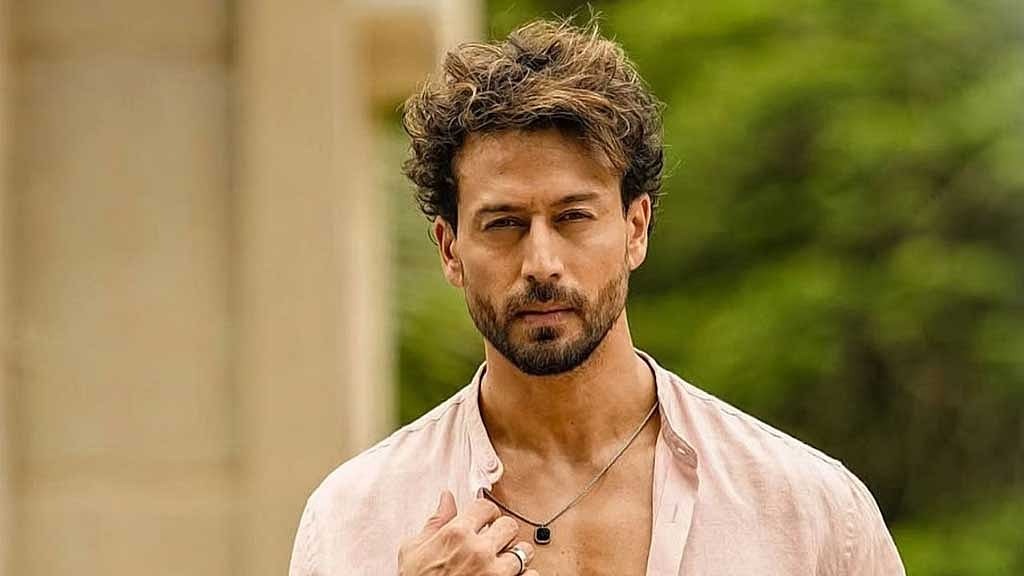 শুটিংয়ে ফিরছেন টাইগার শ্রফ, প্রকাশ হবে না সেটের ঠিকানা