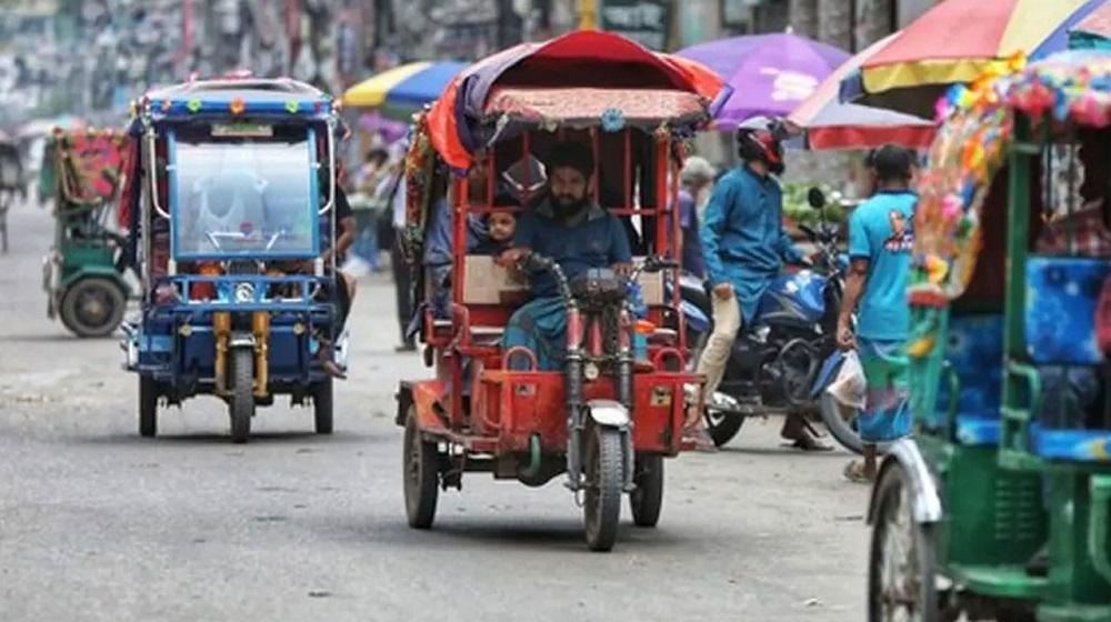 প্রতিদিনের সড়কে মৃত্যুর বাস্তব গল্প